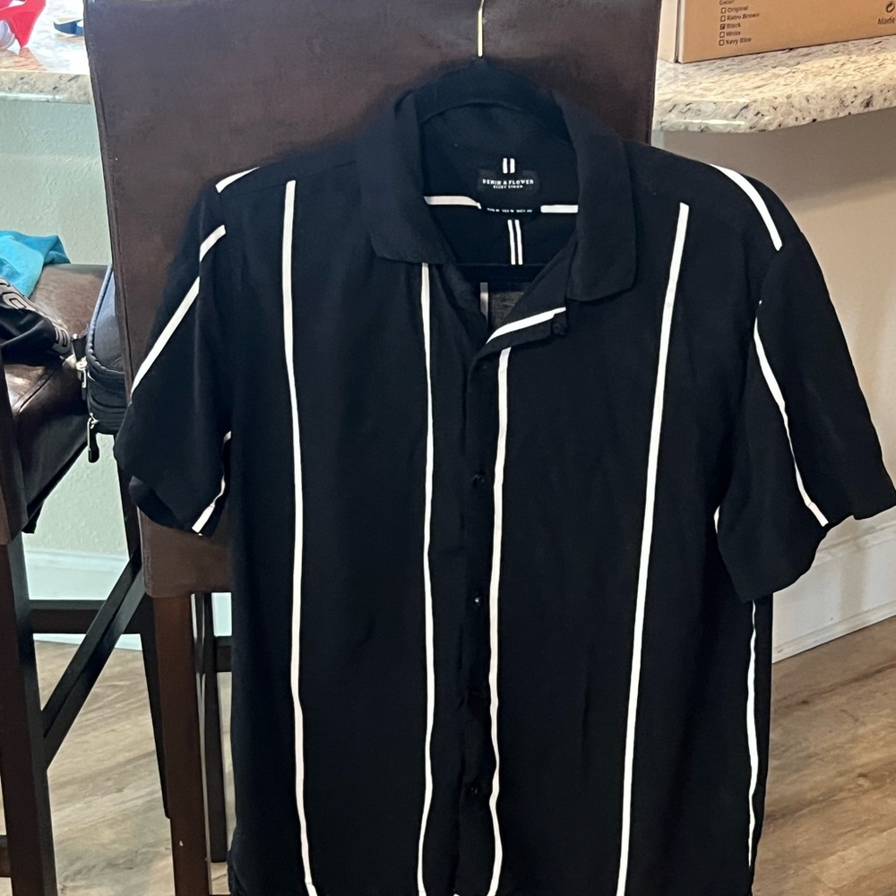 Denim And Flower Men’s Black and White Striped Casual Button Up Shirt Medium